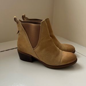 Tan Suede Timberland Booties size 8.5